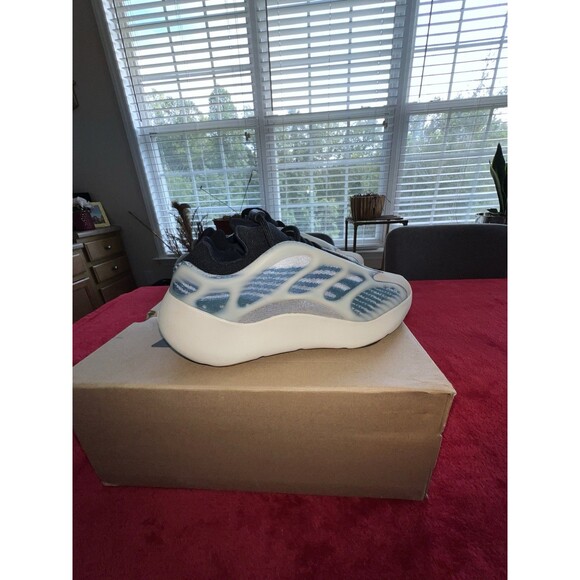 adidas Yeezy 700 V3 \'Kyanite\' Men\'s Size 5 Pre‑owned Sneakers GY0260 main image 6
